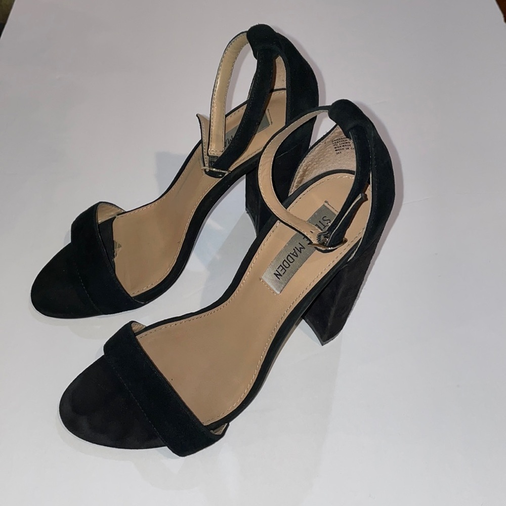 Steve Madden Carrson Black Suede Block Heels, size 7 Great Condition 1 flaw pic